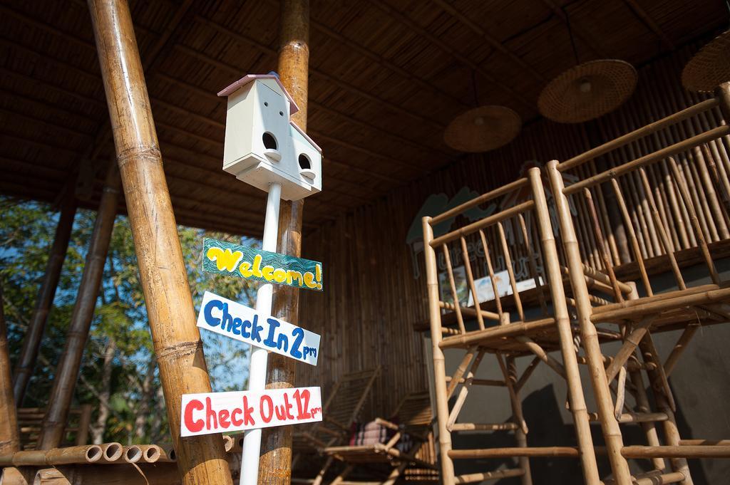 Phuree Hut Koh Phayam Bagian luar foto