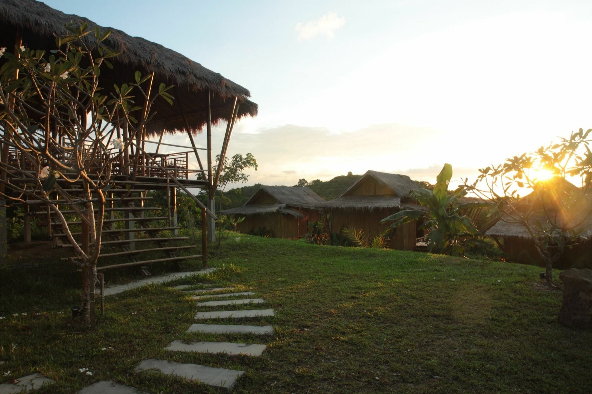 Phuree Hut Villa Koh Phayam Bagian luar foto