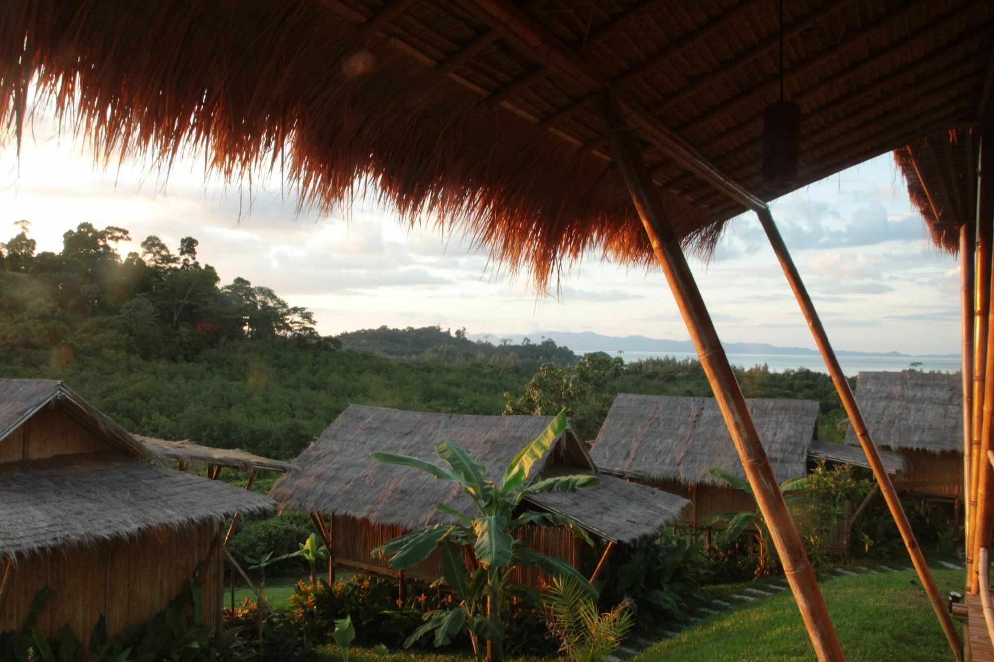 Phuree Hut Villa Koh Phayam Bagian luar foto