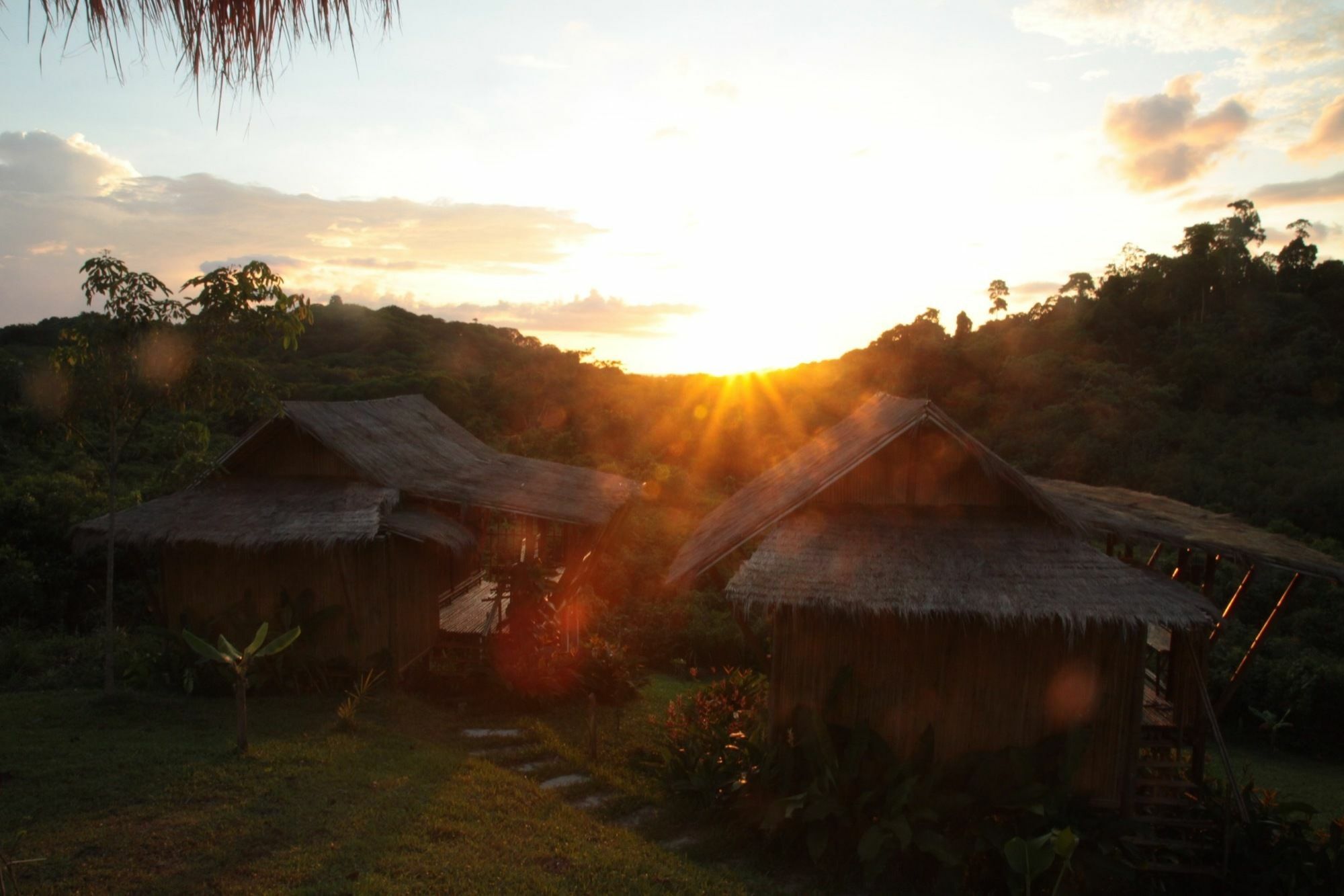 Phuree Hut Villa Koh Phayam Bagian luar foto